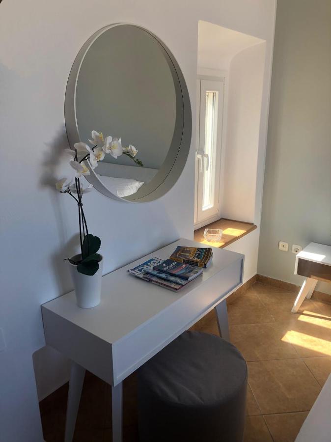 Amaryllis Suites Santorini Fira  Exterior foto