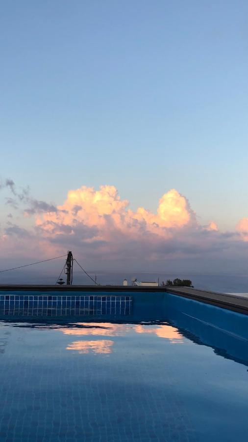 Amaryllis Suites Santorini Fira  Exterior foto